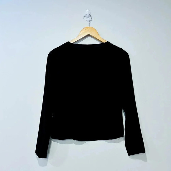 AKA  Black top - Picture 7 of 7